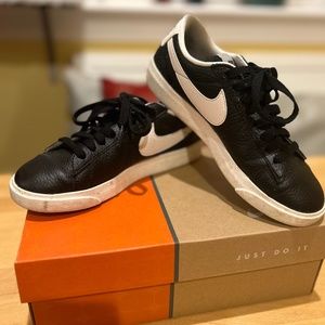 Women’s Nike Blazers low black & white